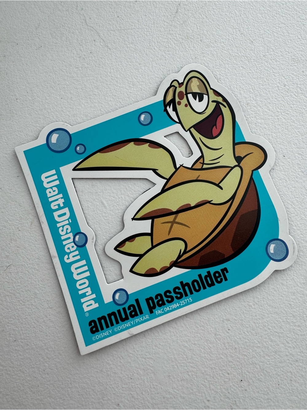 DISNEY | Annual Passholder Crush Magnet Official Finding Nemo Turtle WDW AP